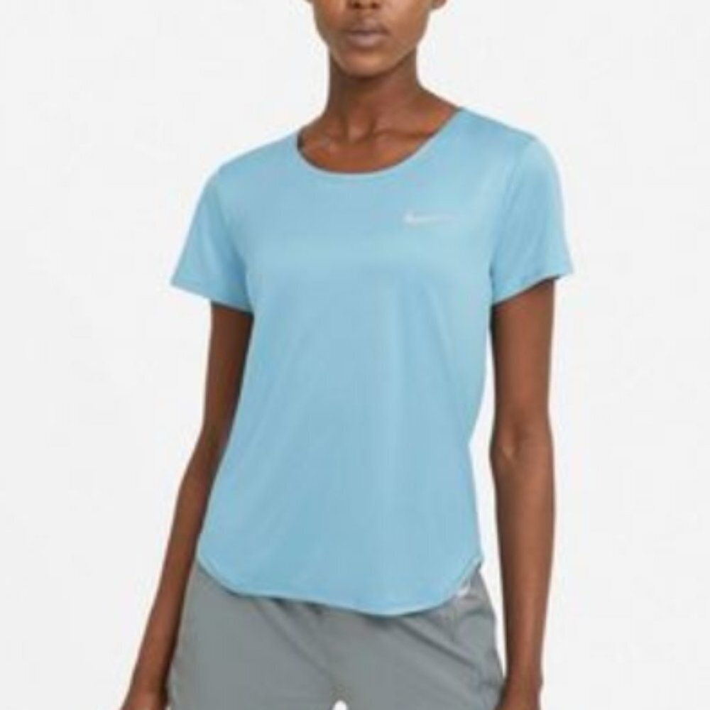 Nike Women's Short Sleeve Running Essentials T-shirt - XS
